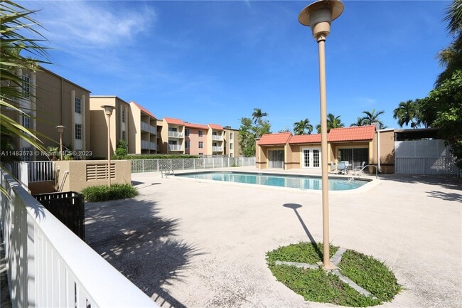 4810 NW 79th Ave, Unit 306 in Doral, FL - Building Photo - Building Photo