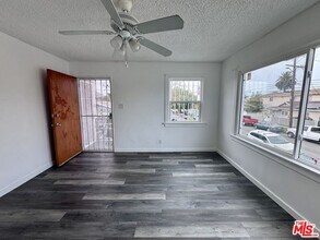 858 W 88th St in Los Angeles, CA - Building Photo - Building Photo