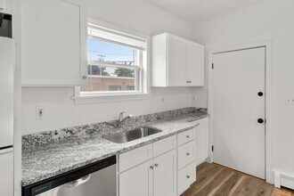 98-102-102 Franklin St in Quincy, MA - Building Photo - Building Photo