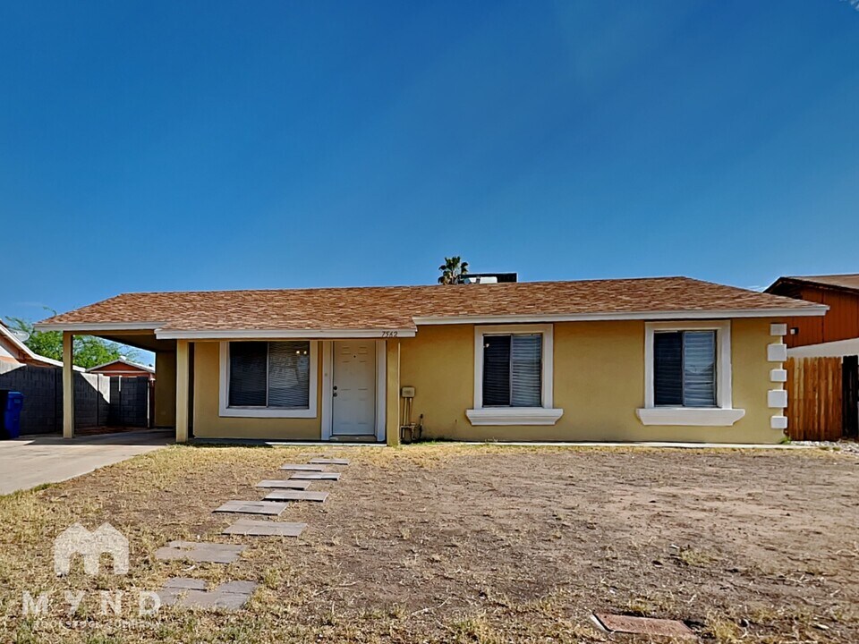 7562 W Turney Ave in Phoenix, AZ - Building Photo