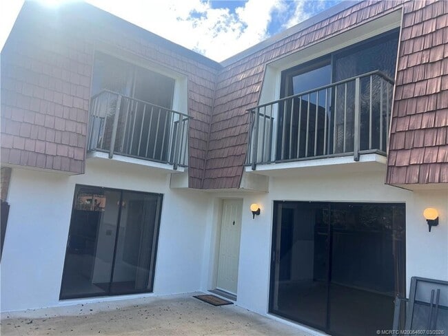 3033 SW Sunset Trace Cir in Palm City, FL - Foto de edificio - Building Photo