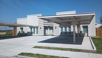 807 E Starr St, Unit A in Mercedes, TX - Building Photo