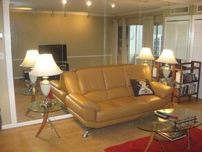 11750 W Sunset Blvd in Los Angeles, CA - Building Photo - Building Photo