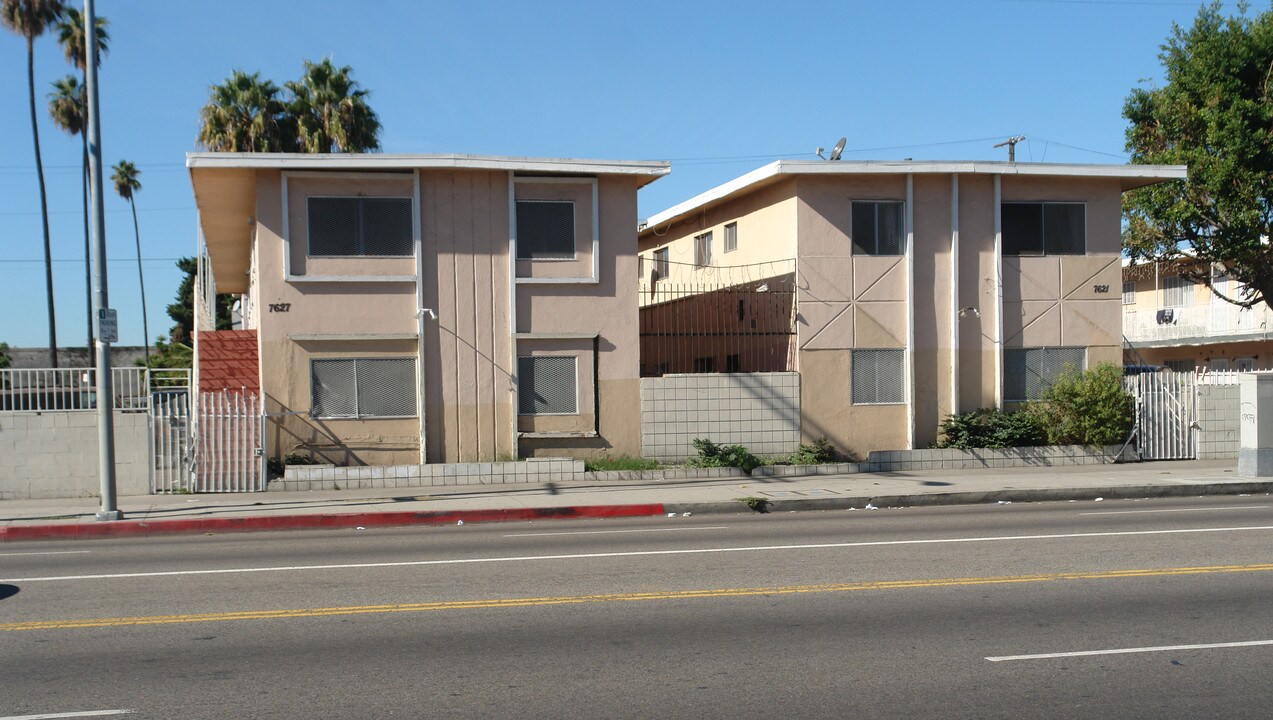 7627 S Broadway in Los Angeles, CA - Building Photo