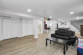 6101 W 64th Pl in Chicago, IL - Building Photo - Building Photo