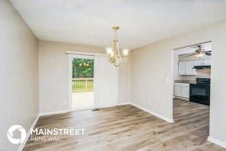 7402 Stone Bluff Ct in Louisville, KY - Building Photo - Building Photo