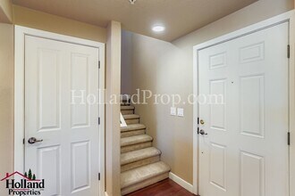 6211 NE Carillion Dr in Hillsboro, OR - Building Photo - Building Photo
