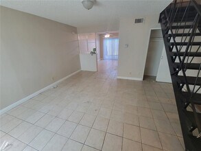 4505 Canoga St, Unit B in Montclair, CA - Building Photo - Building Photo