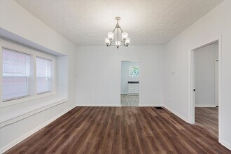 Completely renovated 2BR/1BA single family home minutes from Downtown Indy! in Indianapolis, IN - Building Photo - Building Photo