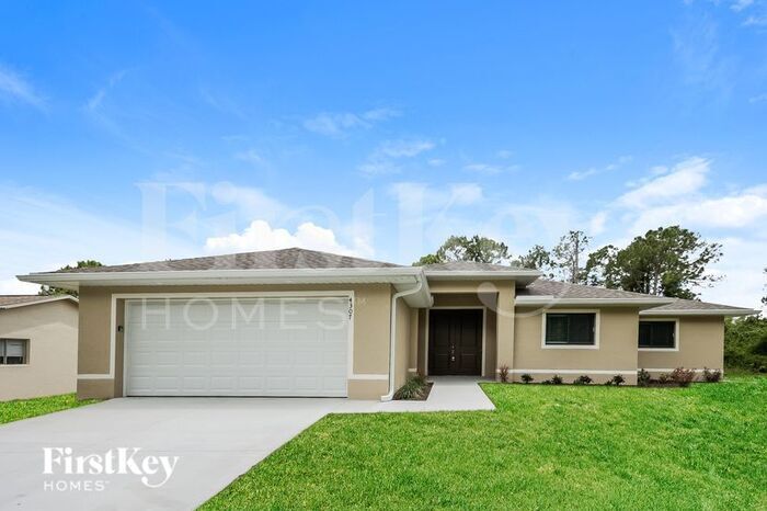4307 2nd St SW in Lehigh Acres, FL - Building Photo