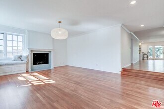 13203 Dewey St in Los Angeles, CA - Building Photo - Building Photo