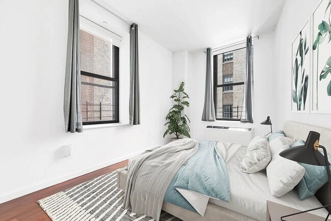 1 Wall St in New York, NY - Building Photo - Building Photo