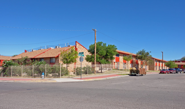 Robinson Apartments in El Paso, TX - Building Photo - Building Photo