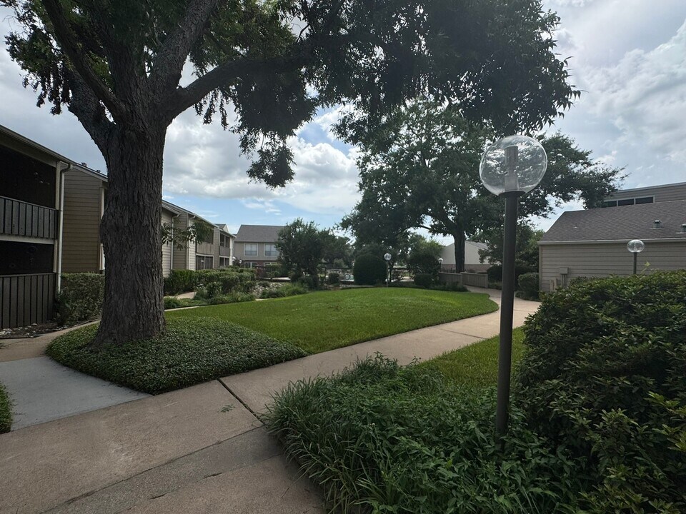 5005 Georgi Ln in Houston, TX - Building Photo