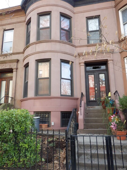 288 Sterling St in Brooklyn, NY - Foto de edificio