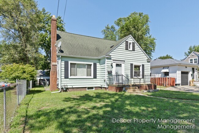 2945 Roosevelt Rd in Muskegon, MI - Building Photo - Building Photo