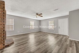4361 W Thrasher Dr in Fayetteville, AR - Building Photo - Building Photo