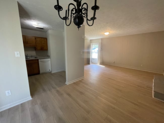 475 Rustwood Dr in Athens, GA - Building Photo - Building Photo