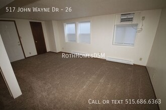 517 S John Wayne Dr in Winterset, IA - Building Photo - Building Photo