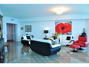 2711 S Ocean Dr, Unit 3102 in Hollywood, FL - Building Photo - Building Photo