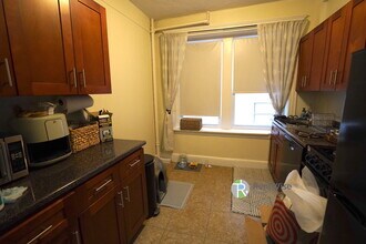 1810 Commonwealth Ave in Boston, MA - Building Photo - Building Photo