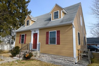 333 S Eagleson Ave in Bloomington, IN - Foto de edificio - Building Photo