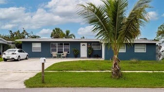 309 Riverdale Rd in Palm Springs, FL - Building Photo