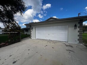 1590 SW 139th Ave in Davie, FL - Building Photo - Building Photo