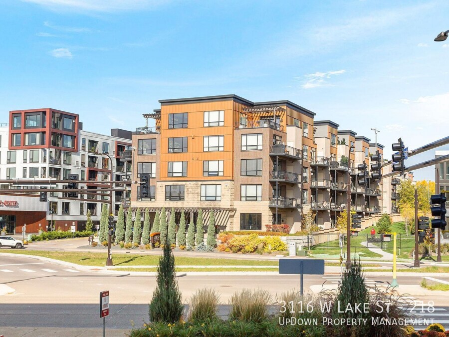 3116 W Lake St in Minneapolis, MN - Building Photo
