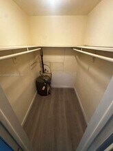 2415 Lincoln St in Hollywood, FL - Building Photo - Building Photo