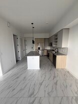 2054 NE 162nd St, Unit A1 in North Miami Beach, FL - Building Photo