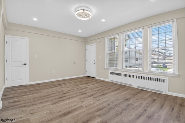 29 Wolf Pl in Irvington, NJ - Building Photo - Building Photo