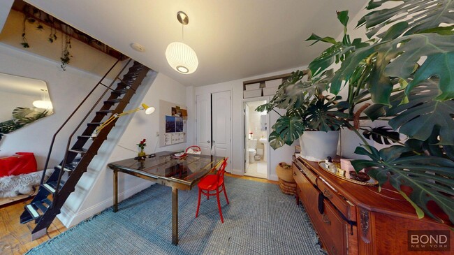 237 Sullivan St in Manhattan, NY - Building Photo - Building Photo