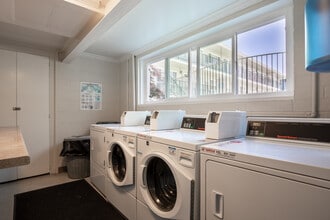 North Colonial House in San Jose, CA - Building Photo - Interior Photo