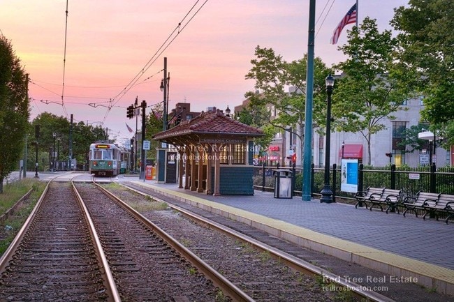 312 Tappan St, Unit 5 in Brookline, MA - Building Photo - Building Photo
