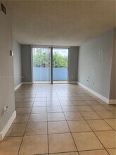 5033 NW 7th St-Unit -208 in Miami, FL - Building Photo - Building Photo