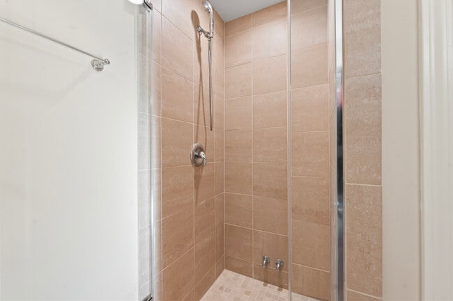 6706 N Oliphant Ave in Chicago, IL - Building Photo - Building Photo