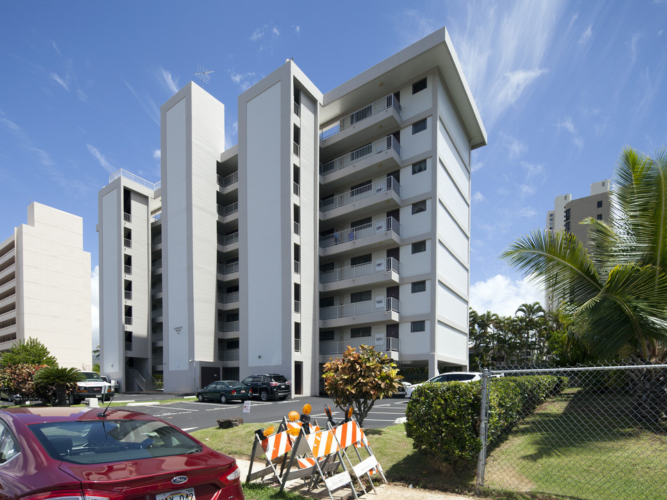 Lakeview Plaza in Honolulu, HI - Building Photo