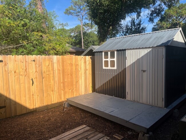 25 6th St, Unit B in Shalimar, FL - Building Photo - Building Photo