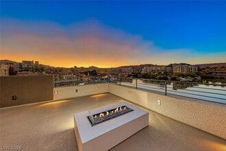 26 Lakefront Dr in Henderson, NV - Building Photo - Building Photo