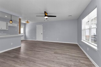 14975 Crockett Rd in Willis, TX - Building Photo - Building Photo