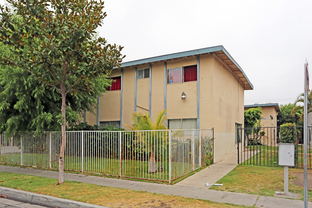 14202 Buena St in Garden Grove, CA - Building Photo