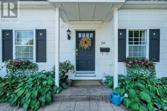 16 Sandridge Rd in Ottawa, ON - Building Photo - Building Photo