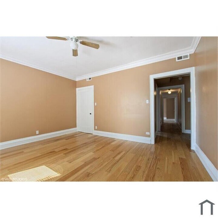 1140 W 77th St in Chicago, IL - Building Photo