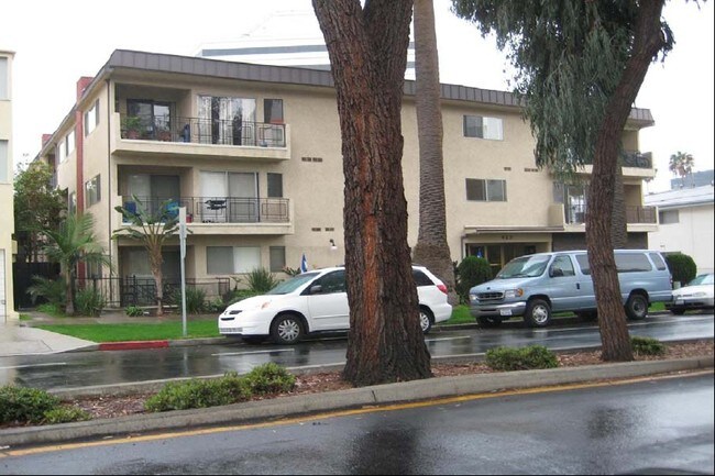 420 California Ave in Santa Monica, CA - Foto de edificio - Building Photo