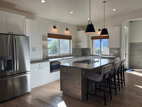 408 Pinyon Mesa Dr in Glenwood Springs, CO - Building Photo - Building Photo
