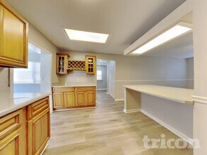 6423 4th Ave NE in Bradenton, FL - Building Photo - Building Photo