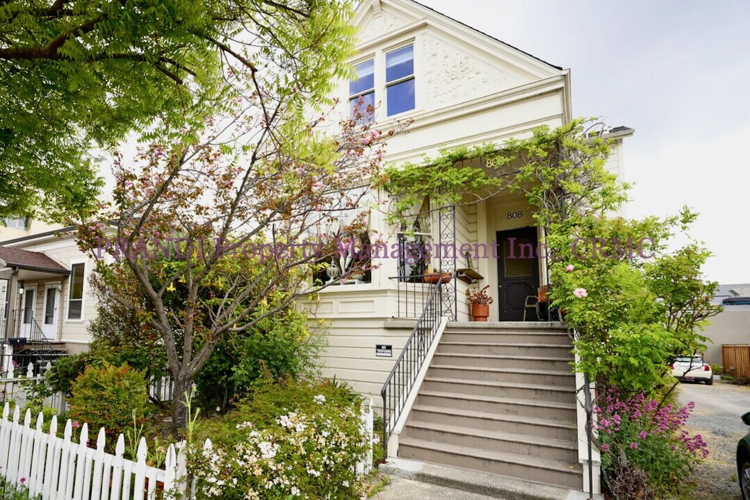 808 A St in San Rafael, CA - Building Photo