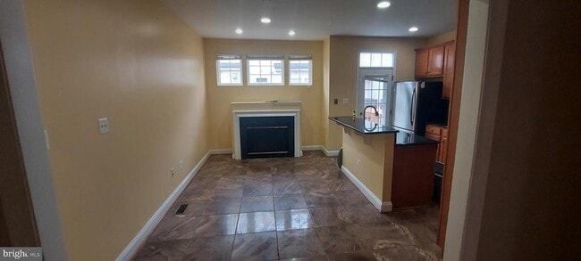 11808 Oxbridge Dr in Germantown, MD - Building Photo - Building Photo