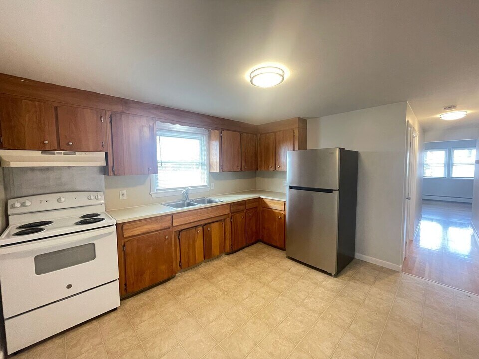 457 Merrimack St in Manchester, NH - Building Photo